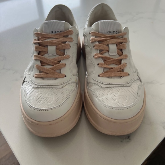 Women’s GG Embossed Sneaker Gucci - Picture 3 of 4